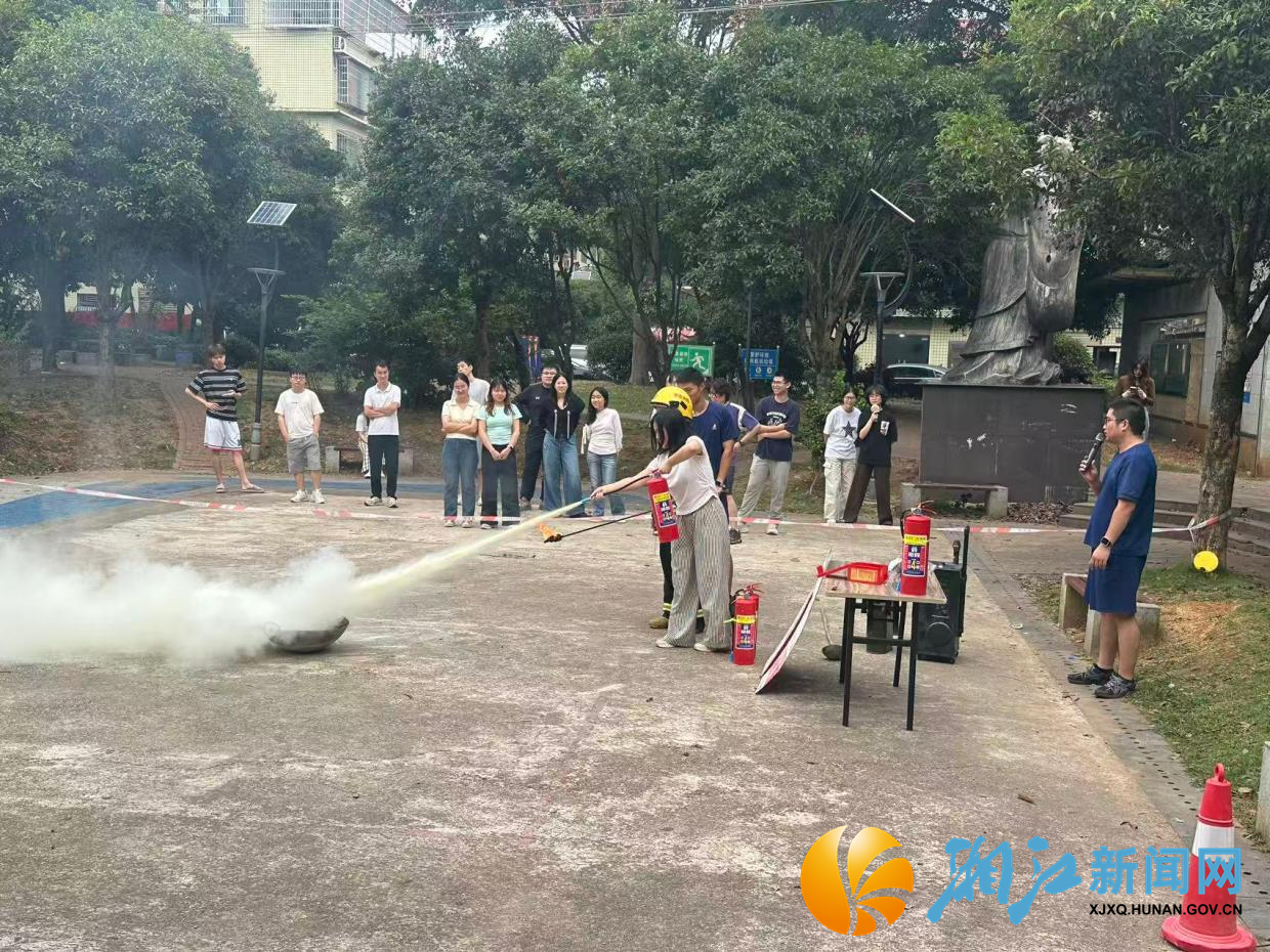 9.21新闻稿--实战练兵强技能,防患未然守平安 —— 学华村开展消防安全实操演练2.png