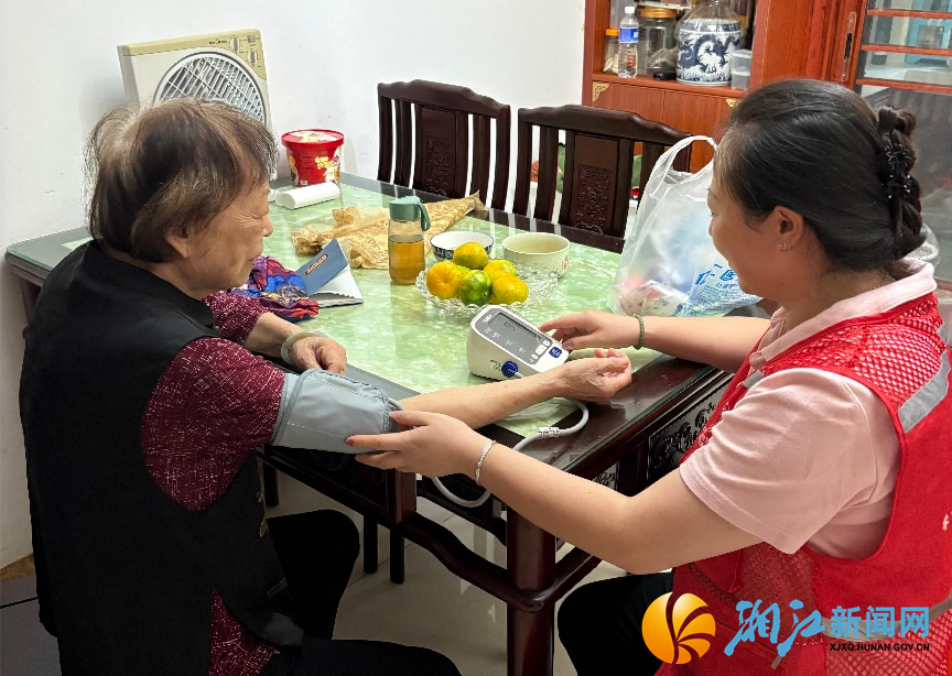 9.23新闻稿--月圆中秋情暖学锦——学锦社区开展特殊困难老年人走访慰问活动2.png