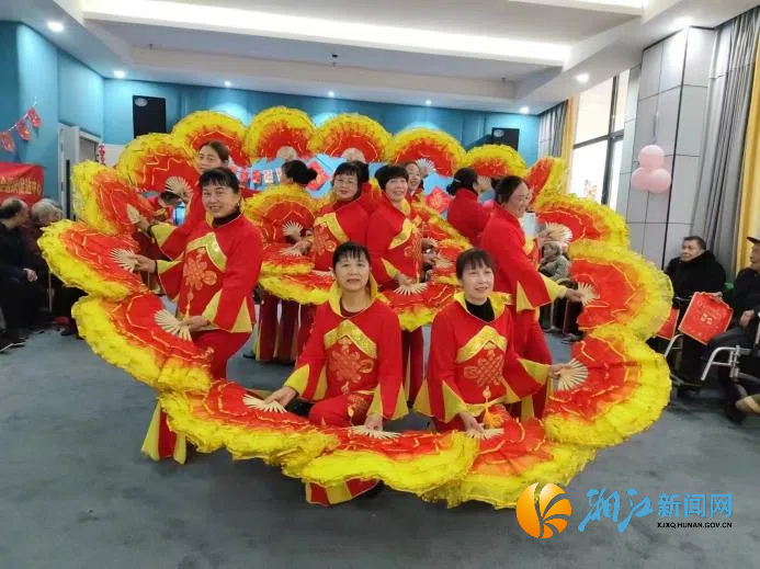 民政服务站 区福利中心庆小年活动3.jpg