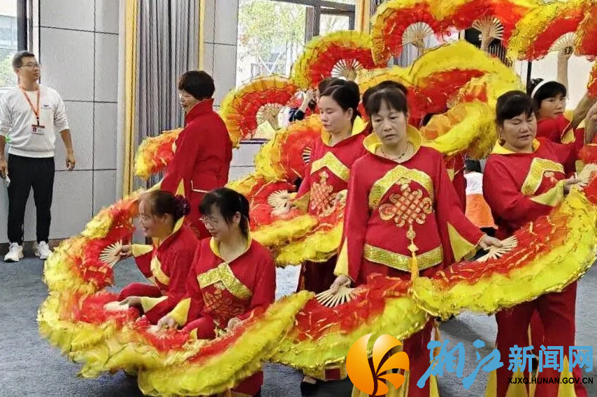 含浦街道敬老月1.jpg 含浦街道敬老月1.jpg