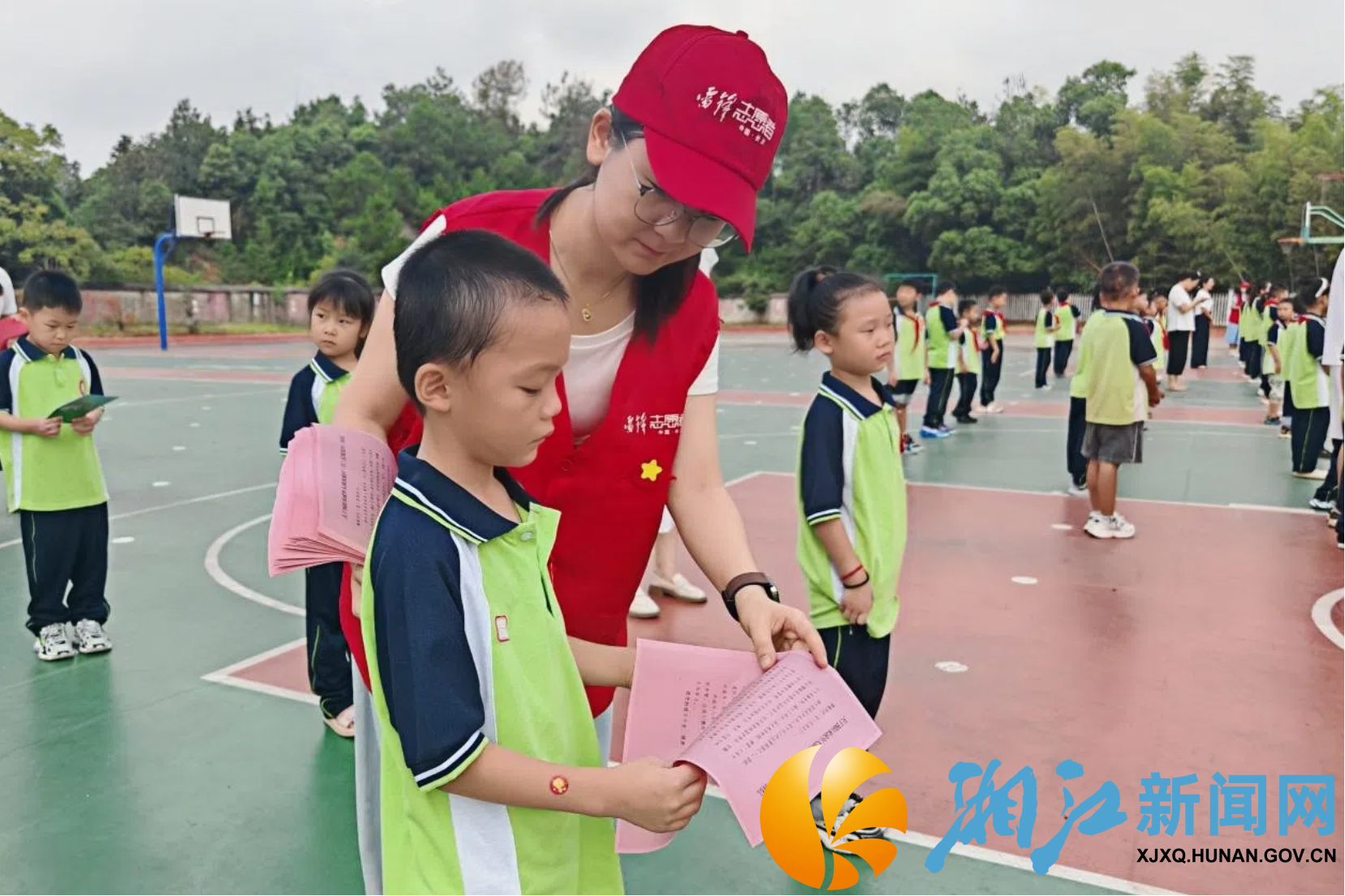 芝字港村之字小学开学宣讲4.jpg