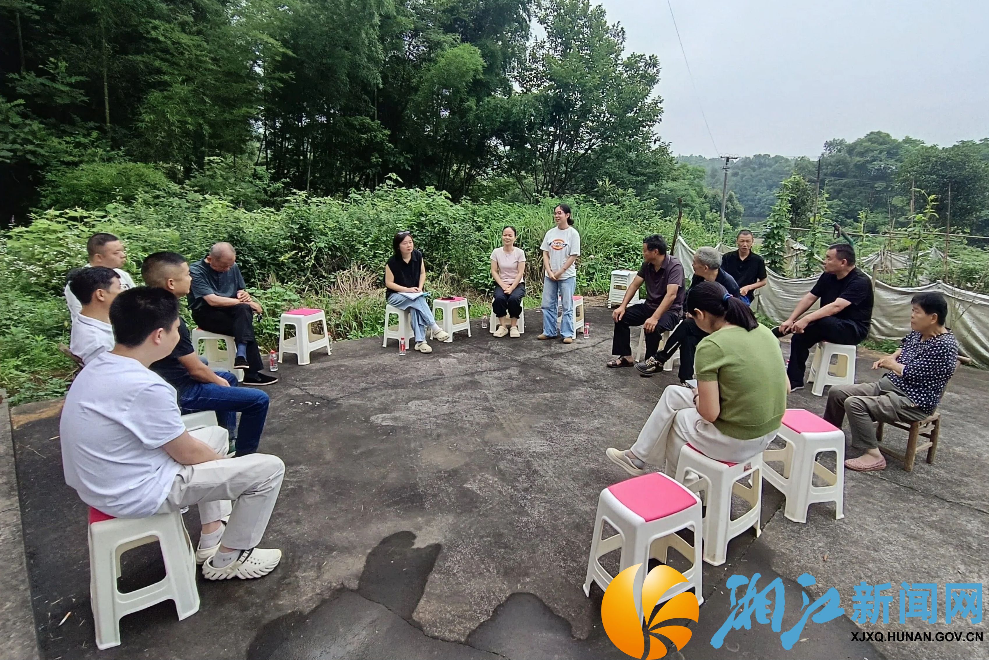 大坡村屋场会2.jpg 大坡村屋场会2.jpg