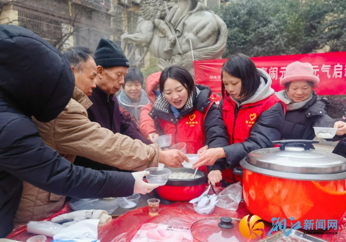 麓谷街道元宵节活动现场。