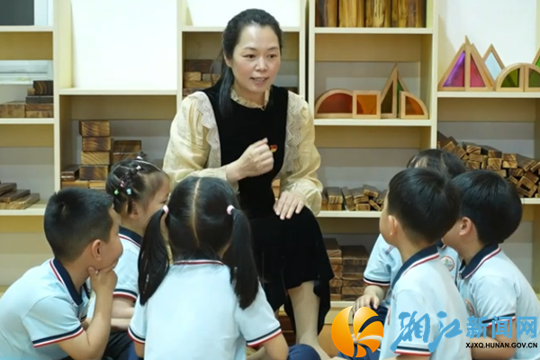 教师讲红色故事.png 教师讲红色故事.png