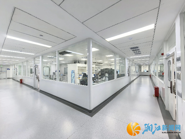 湖南大学实验室.jpg