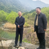 龙亮开展巡路、巡林、巡河并督导春耕备耕工作