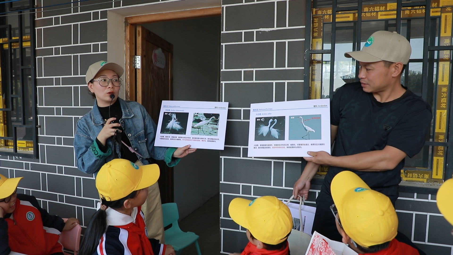 零陵区七里店小学的三十余名师生走进零陵潇水国家湿地公园，开展“鹭过零陵 谱写碧水蓝天”观鸟实践活动，进一步提高学生自然科普和保护鸟类的意识，树立人与自然和谐共生的新风尚。（段庭迁 摄）