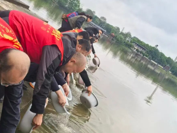 零陵区开展科普宣传与增殖放流系列活动