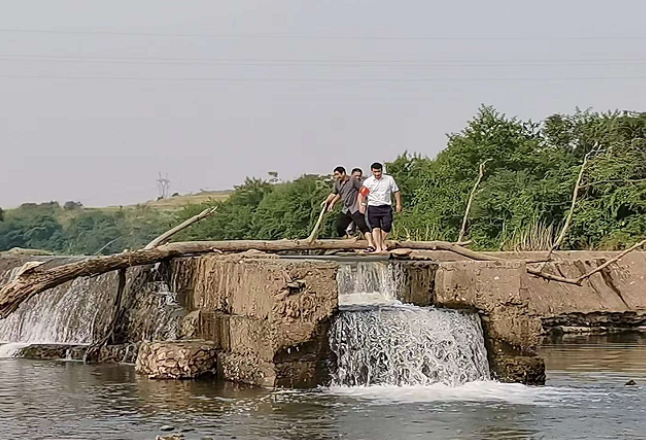 零陵区创新“巡河+保洁”模式守护碧水长流