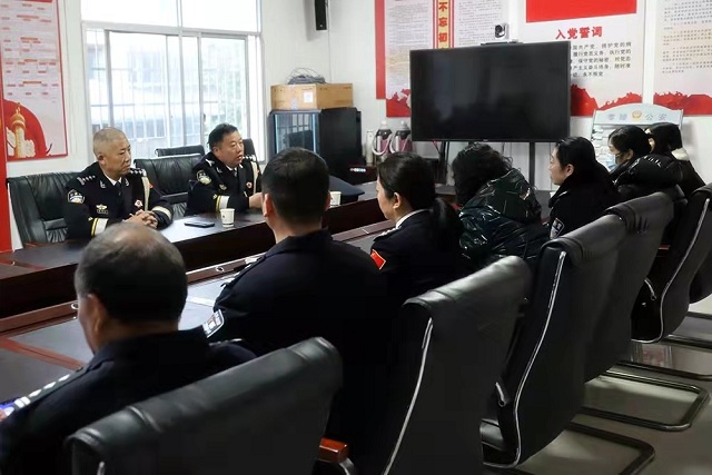 慰问座谈1.jpg