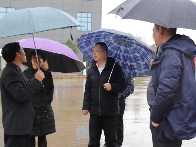 零陵：龙亮开展“企业服务年”专题调研并主持召开政企交流恳谈会