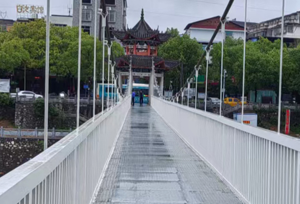 思柳桥焕新归来！零陵城管守护市民安心出行