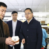 龙亮调研复工复产和重点项目推进情况