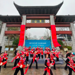 苏永同春绘新景！跨省城门挂春联活动在永州零陵举行
