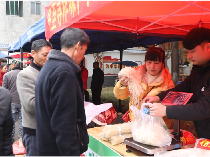 冬至暖！柞市镇政府大院变身 “家乡好物大卖场”