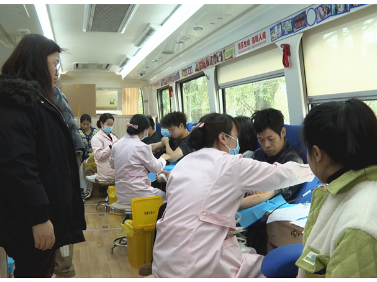 衡南干部职工踊跃参与无偿献血活动