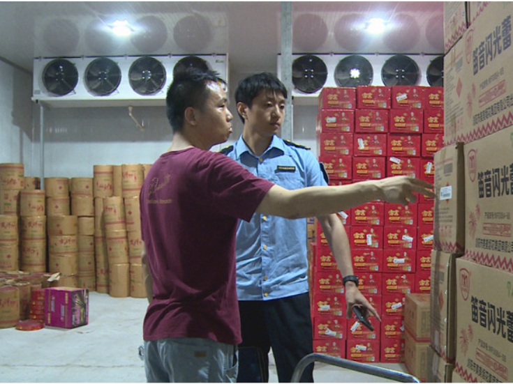 衡南泉湖：多部门联合查处一非法储存烟花爆竹窝点