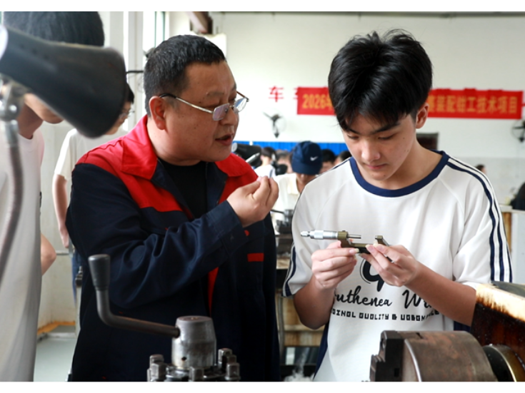主流媒体探访衡南职业中专，提炼职业教育“衡南经验”