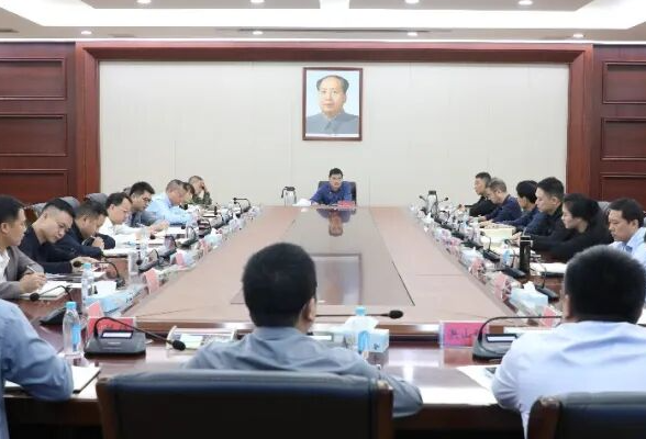 李仕兵主持召开全县秸秆综合利用和禁烧管控工作调度会