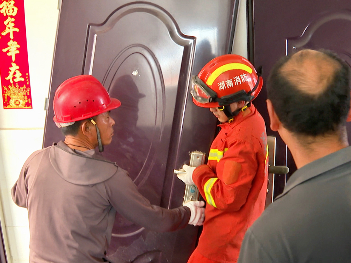 衡南县：重拳整治楼顶违建 畅通小区消防生命通道