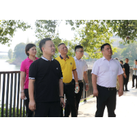 李晓彤、赖晓智开展巡河工作