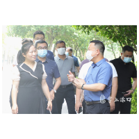 李晓彤督导校园建筑安全、文明城市创建等工作