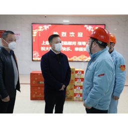 李晓彤春节慰问企业、一线当班人员及拆迁户代表
