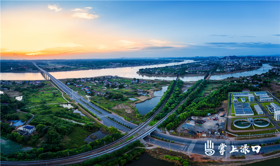 【圖：詠洲  文：劉慧】
南洲大道,、淥湘大道,、湘江七橋……一個個項(xiàng)目建成，改變了南洲的鎮(zhèn)容村貌,。