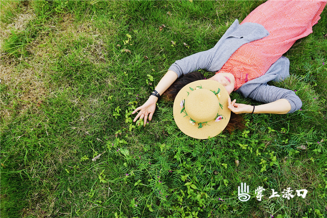 【圖：殷紅  文：劉慧】
春天即將結(jié)束,，夏天正蠢蠢欲動,。按捺不住這份擁抱自然的心，去南岸來一場心心念念的野餐趴,！