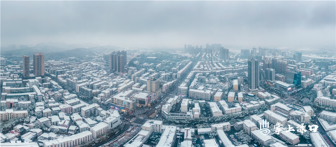 【圖：文禹   文：劉慧】
忽如一夜，一場大雪帶著童話般的浪漫氣息,，蹁躚而至,。