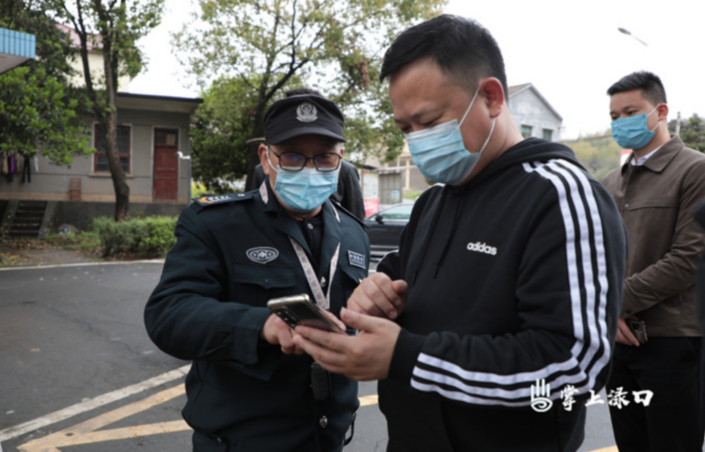 李晓彤深入乡镇暗访督导疫情防控工作
