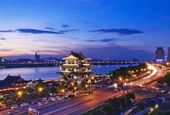 芙蓉国评论 | 内外贸加速融合，中国经济更添成色亮色