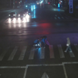 路人夜间骑车摔倒受伤 渌口三名学子热心相助！