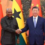 习近平会见加纳总统马哈马