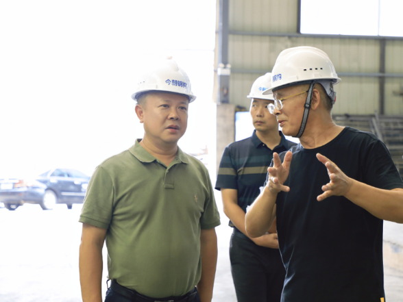 李晓彤到南洲工业园调研企业相关工作