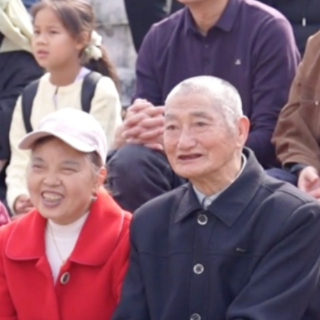 “巾帼·镇BA”女子趣味篮球赛在渌口镇王家洲村火热开赛