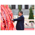 习近平等党和国家领导人出席烈士纪念日向人民英雄敬献花篮仪式