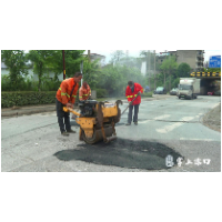 我为群众办实事丨渌口区城管局“还路于民 还净于民”