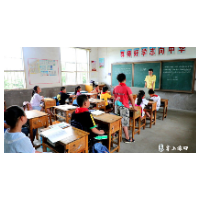 渌口区：选调生进课堂 激励乡村学子成长