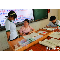 杏坛群英丨吉艳华：做一名言传身教的创新型教师