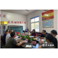 区领导到龙潭镇中心学校开展调研