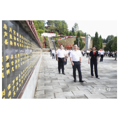 渌口区举行向革命烈士敬献花篮仪式 缅怀革命先烈