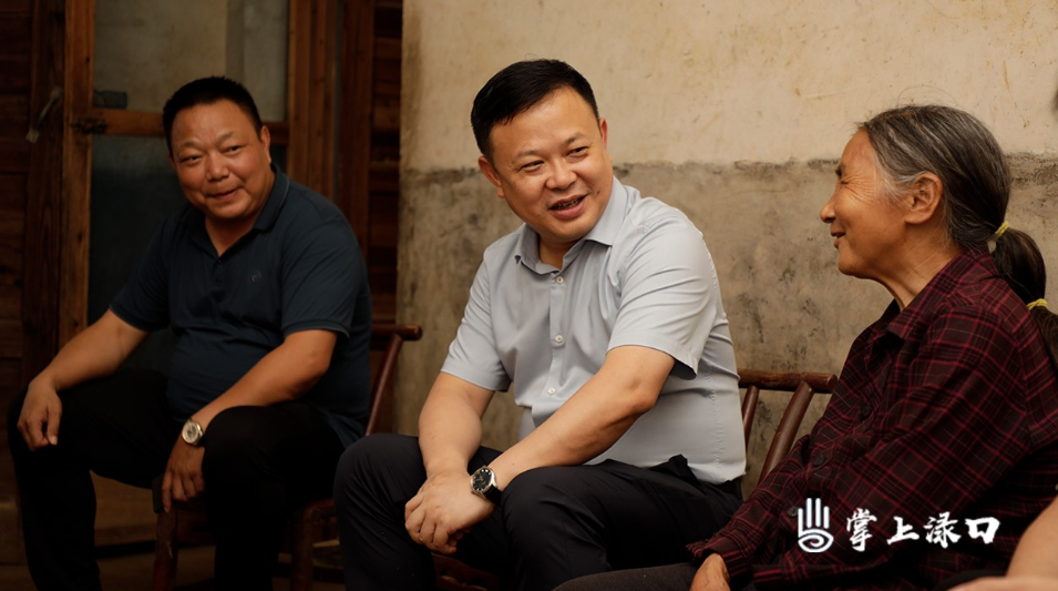 李晓彤到南洲镇督导汛期安全防范及地质灾害隐患点防治等工作