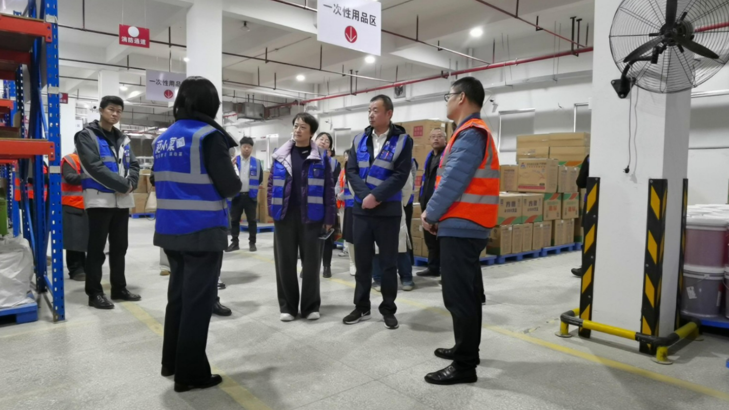 打造放心校园餐 渌口区组织调研组参观考察配送企业