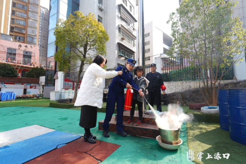 渌口消防走进幼儿园开展培训和演练活动