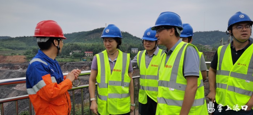赖晓智到龙船镇调研环境保护和堂市煤矿退出房屋处置工作