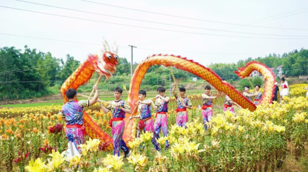 渌口区：巧做“采摘经济”和“赏花经济” 写好“品牌文章”