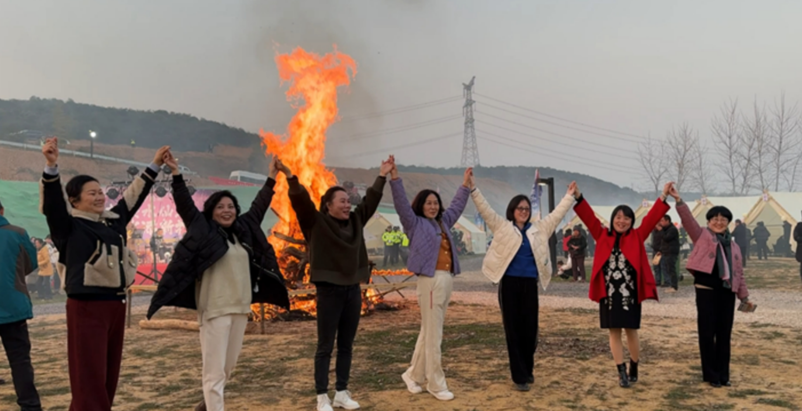 音乐派对+篝火晚会+综艺游戏+烟花秀 渌口区这场跨年活动够嗨够精彩！