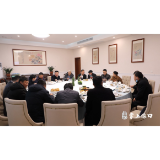 李晓彤与12位种粮大户“早餐会”上话农耕