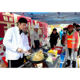 【渌厨大战 味你而来】快递小哥欲回餐饮老本行 500份酸菜蛋炒粉回馈“粉丝”
